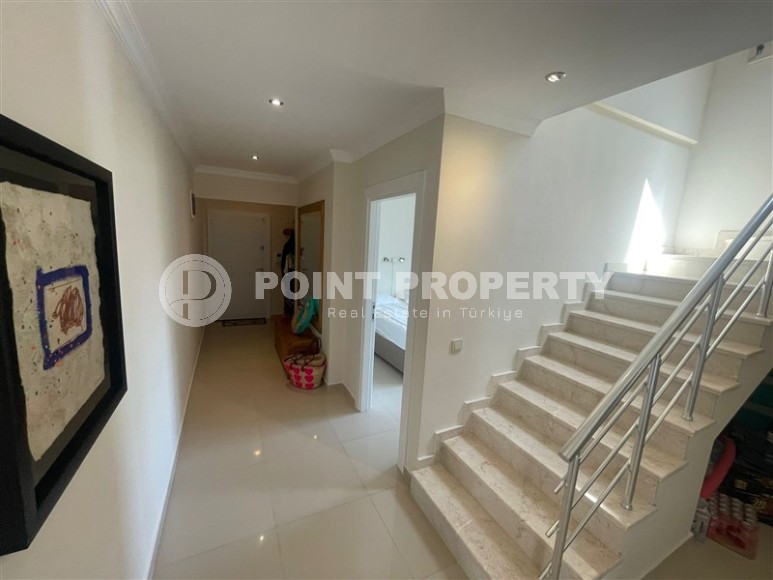 Панорамная квартира с видом на море, на 4-м этаже с мансардой, в центре престижного района Аланьи - Кестель-id-6602-фото-11