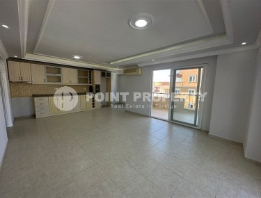 Spacious apartment 2+1, with a total area of 130 m2, on the 10th floor, in the center of Mahmutlar district-id-6611-photo-2