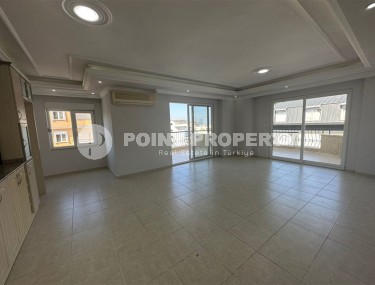 Spacious apartment 2+1, with a total area of 130 m2, on the 10th floor, in the center of Mahmutlar district-id-6611-photo-3
