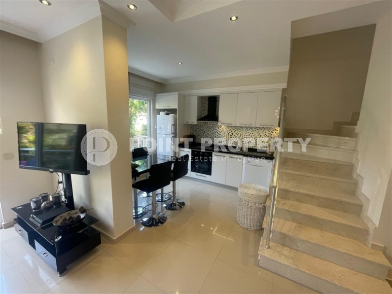 Двухуровневая квартира с собственным садом, в престижном районе Аланьи - Кестель-id-6612-фото-5