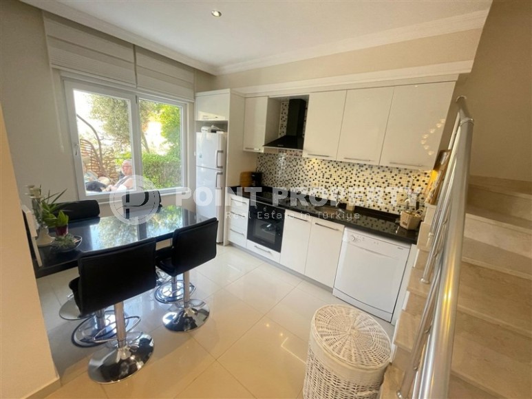 Двухуровневая квартира с собственным садом, в престижном районе Аланьи - Кестель-id-6612-фото-6