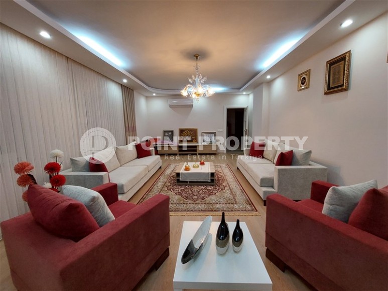 Large two-level apartment on the 5th floor with an attic, 1200 meters from the sea-id-6614-photo-2