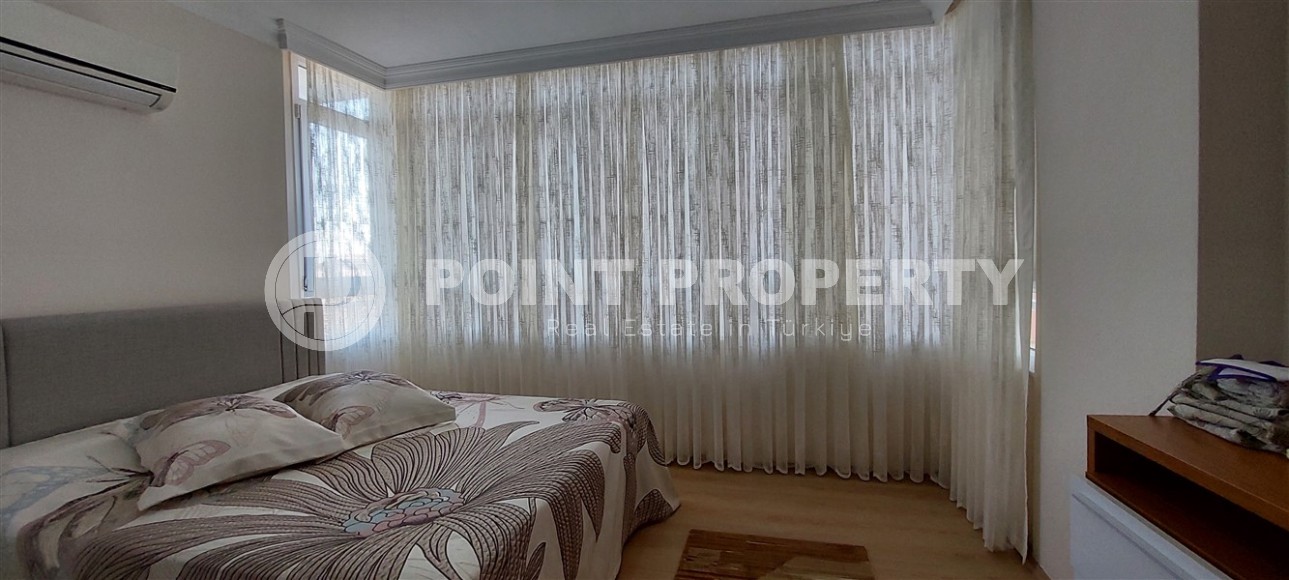 Large two-level apartment on the 5th floor with an attic, 1200 meters from the sea-id-6614-photo-5