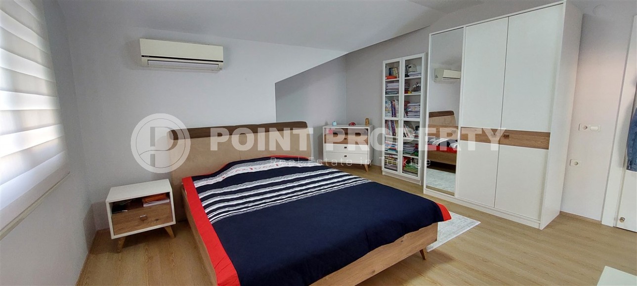 Large two-level apartment on the 5th floor with an attic, 1200 meters from the sea-id-6614-photo-7