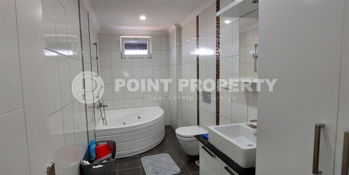 Large two-level apartment on the 5th floor with an attic, 1200 meters from the sea-id-6614-photo-14