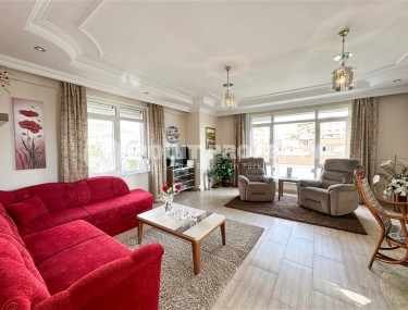 Spacious 3+1 apartment with two glazed balconies, on the 5th floor, in the center of Alanya-id-6627-photo-2