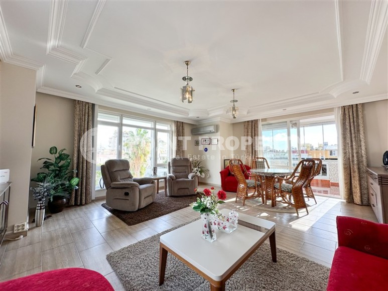 Spacious 3+1 apartment with two glazed balconies, on the 5th floor, in the center of Alanya-id-6627-photo-3