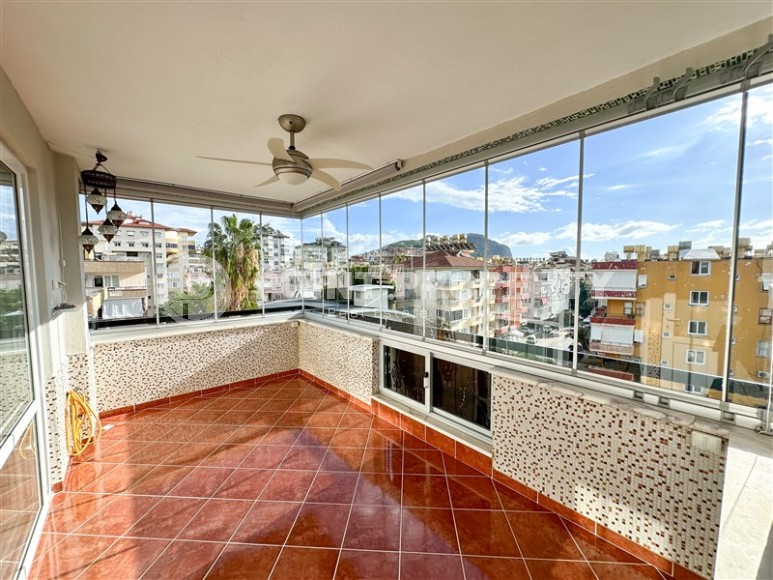 Spacious 3+1 apartment with two glazed balconies, on the 5th floor, in the center of Alanya-id-6627-photo-18
