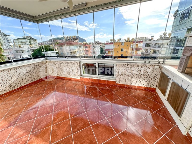 Spacious 3+1 apartment with two glazed balconies, on the 5th floor, in the center of Alanya-id-6627-photo-19