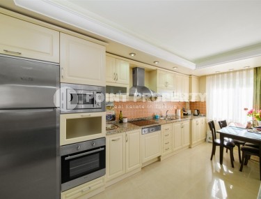 Bright, comfortable apartment 2+1, with a total area of 110 m2, on the 3rd floor in a comfortable residential complex, in the center of Mahmutlar district-id-6629-photo-3