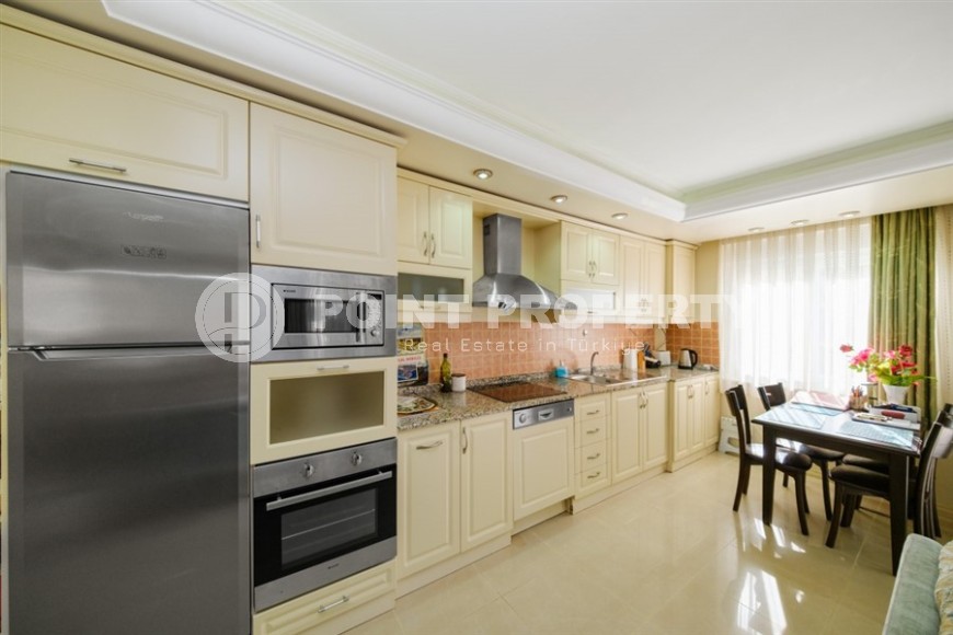 Bright, comfortable apartment 2+1, with a total area of 110 m2, on the 3rd floor in a comfortable residential complex, in the center of Mahmutlar district-id-6629-photo-3