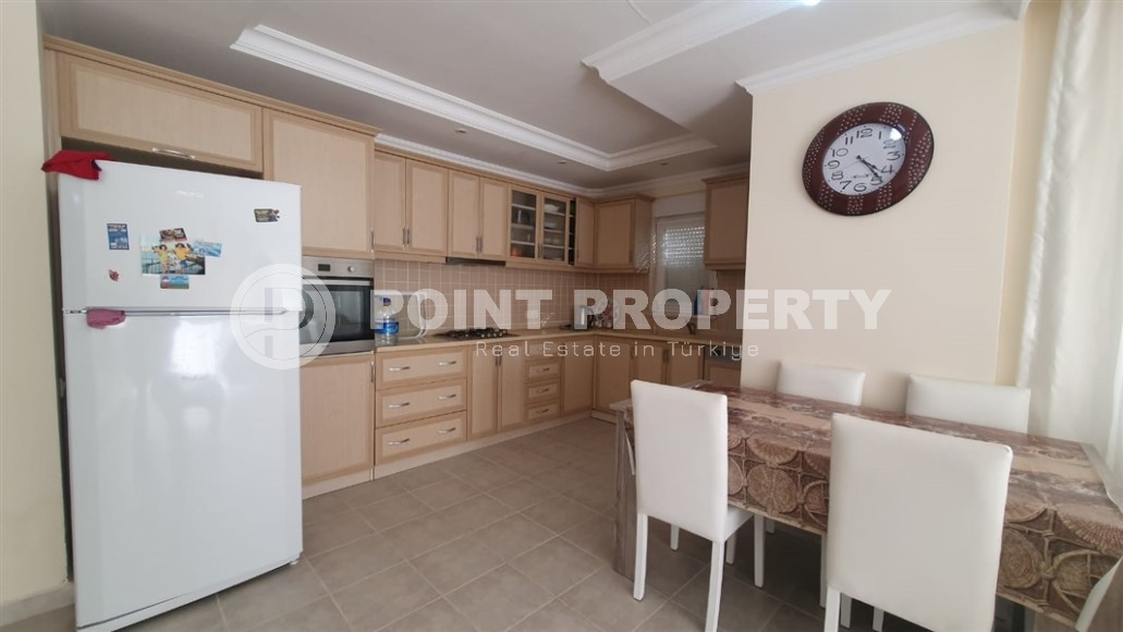 Well-maintained, furnished apartment 2+1, on an area of 130 m2, in the center of a calm, well-kept area of Alanya - Mahmutlar-id-6630-photo-4