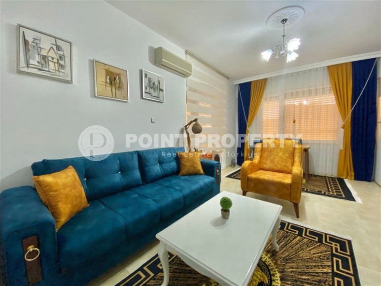 Small apartment with an excellent location 50 meters from the sea, in the center of the popular area of Alanya - Mahmutlar-id-6632-photo-2