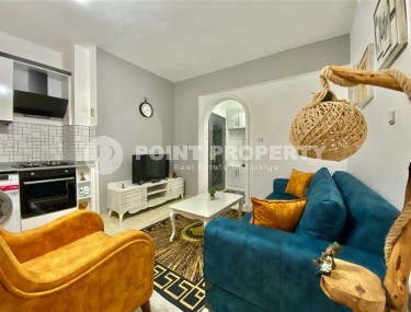 Small apartment with an excellent location 50 meters from the sea, in the center of the popular area of Alanya - Mahmutlar-id-6632-photo-3