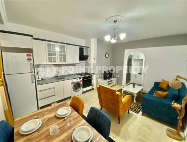 Small apartment with an excellent location 50 meters from the sea, in the center of the popular area of Alanya - Mahmutlar-id-6632-photo-4