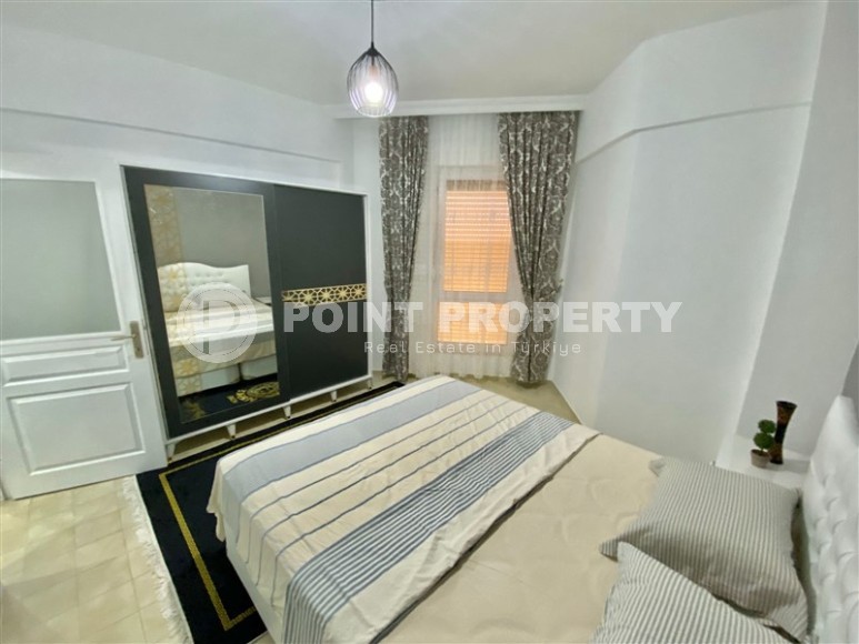 Small apartment with an excellent location 50 meters from the sea, in the center of the popular area of Alanya - Mahmutlar-id-6632-photo-7
