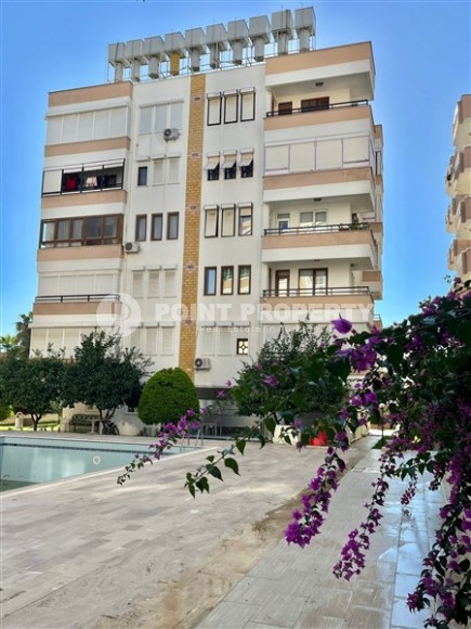 Small apartment with an excellent location 50 meters from the sea, in the center of the popular area of Alanya - Mahmutlar-id-6632-photo-12