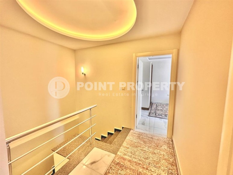 Large two-level apartment 5+1, on an area of 220 m2, in a residential complex built in 2017, in the center of Mahmutlar district-id-6644-photo-9