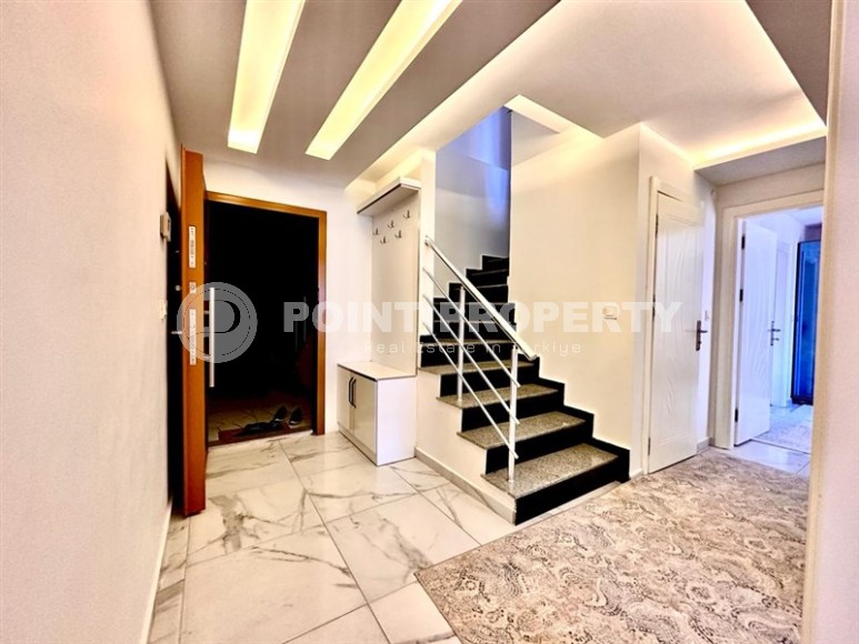 Large two-level apartment 5+1, on an area of 220 m2, in a residential complex built in 2017, in the center of Mahmutlar district-id-6644-photo-11