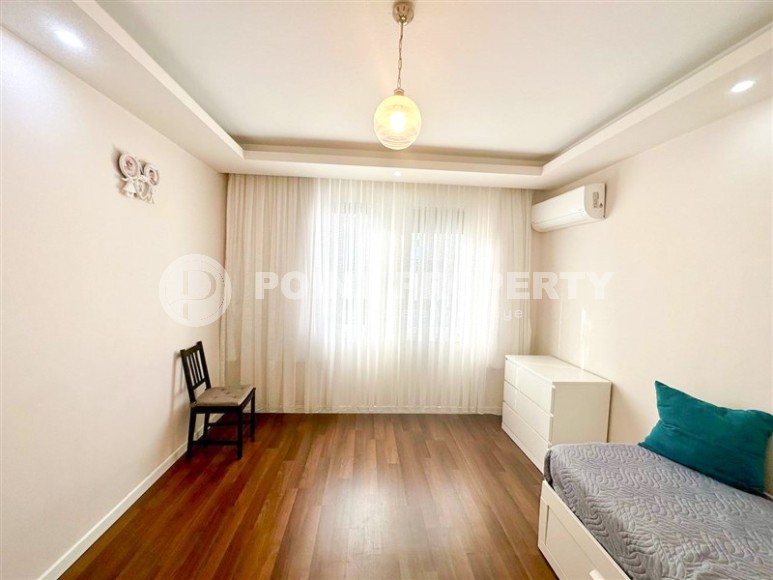 Inexpensive furnished apartment 1+1, on an area of 55 m2, in a building built in 2010, in the center of Mahmutlar district-id-6649-photo-4