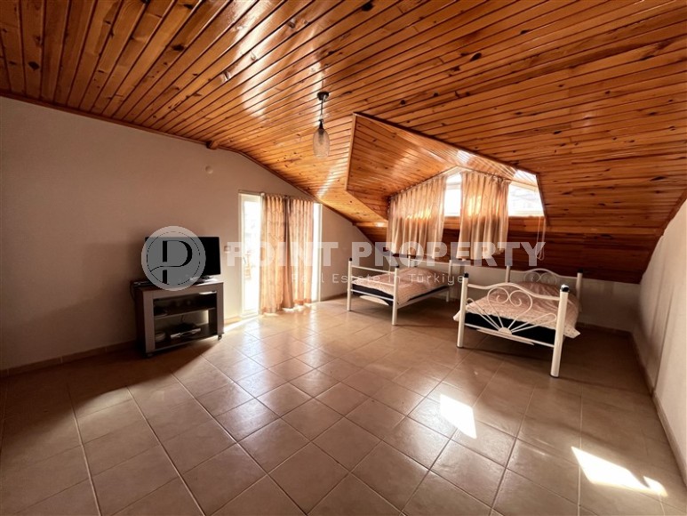 Spacious duplex apartment on the 3rd floor with attic, in a residence with a swimming pool and garden, built in 2015-id-6662-photo-9