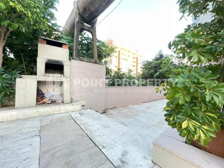 Comfortable apartment with furniture and household appliances, 650 meters from the sea, in the center of Mahmutlar-id-6663-photo-11