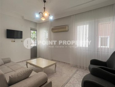 Comfortable apartment with furniture and household appliances, on the 2nd floor, in the center of the popular area of Alanya - Mahmutlar-id-6667-photo-2