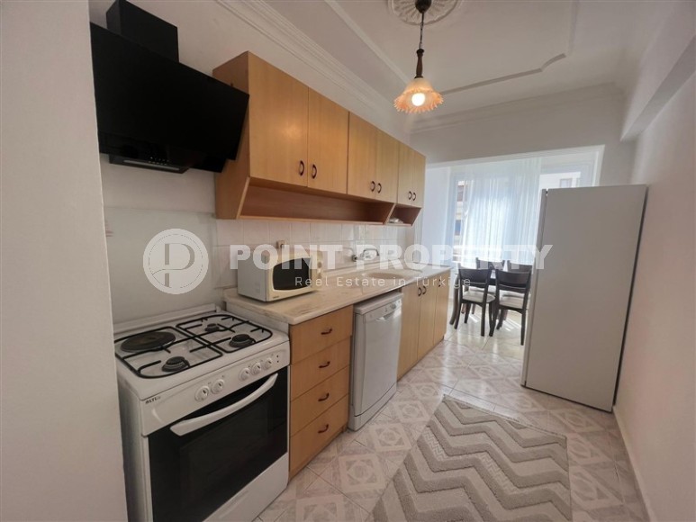 Comfortable apartment with furniture and household appliances, on the 2nd floor, in the center of the popular area of Alanya - Mahmutlar-id-6667-photo-3
