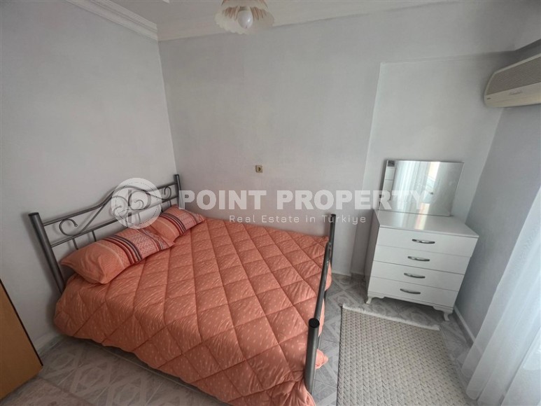 Comfortable apartment with furniture and household appliances, on the 2nd floor, in the center of the popular area of Alanya - Mahmutlar-id-6667-photo-4