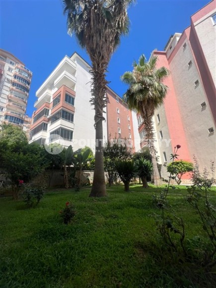 Comfortable apartment with furniture and household appliances, on the 2nd floor, in the center of the popular area of Alanya - Mahmutlar-id-6667-photo-15