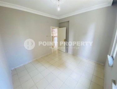 Apartment with an excellent location 100 meters from the beach, in the center of the modern area of Alanya - Mahmutlar-id-6668-photo-4