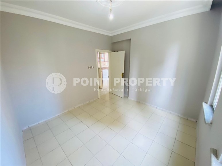 Apartment with an excellent location 100 meters from the beach, in the center of the modern area of Alanya - Mahmutlar-id-6668-photo-4