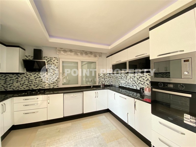 Большая двухуровневая квартира с панорамным видом на море и гору Кале, в спокойном районе Аланьи - Джикджилли-id-6672-фото-6