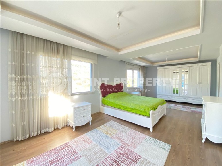 Большая двухуровневая квартира с панорамным видом на море и гору Кале, в спокойном районе Аланьи - Джикджилли-id-6672-фото-8