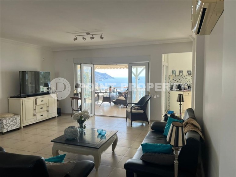 Panoramic villa with luxurious sea views, in a green, picturesque area of Alanya - Gazipasa-id-6673-photo-2