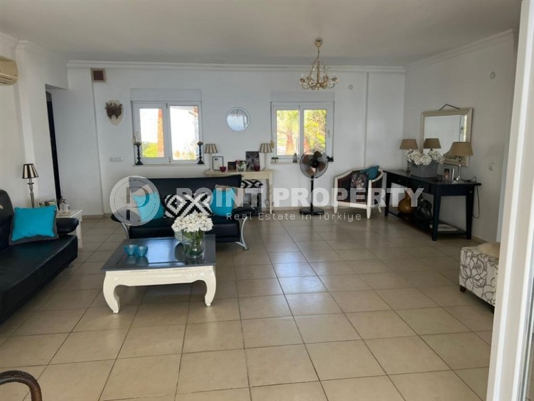 Panoramic villa with luxurious sea views, in a green, picturesque area of Alanya - Gazipasa-id-6673-photo-3