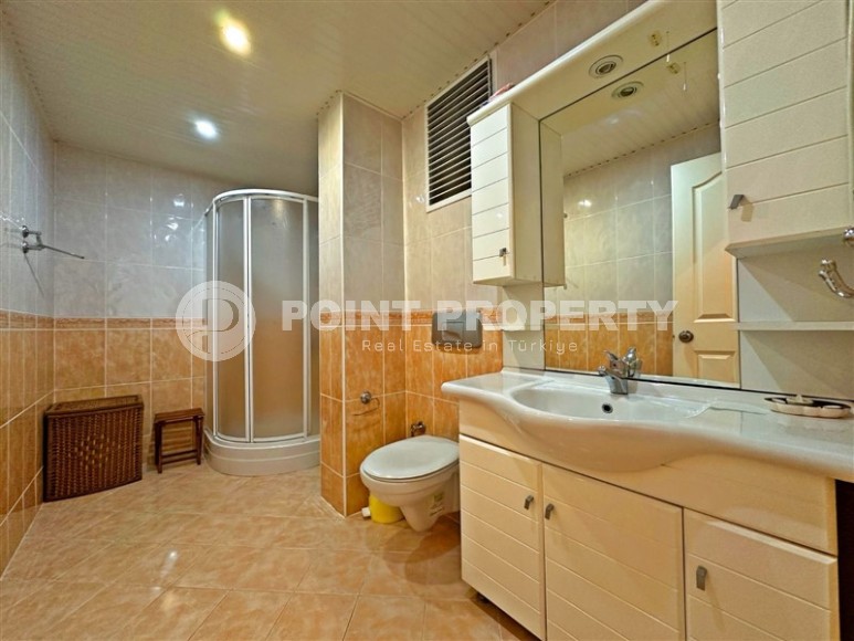 Благоустроенная двухуровневая квартира на 5-м этаже с мансардой, в 250 метрах от моря-id-6675-фото-9