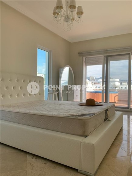 Panoramic duplex apartment overlooking the Taurus Mountains, 600 meters from the sea, in the center of the popular area of Alanya - Mahmutlar-id-6676-photo-2