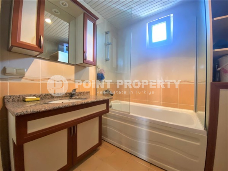 Furnished penthouse 4+1, 170m², in the very center of Alanya, 150 meters from Kuykubat beach-id-1523-photo-18