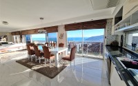 Detached 3-storey villa with pool and garden, two kilometers from the beach-id-6684-photo-3