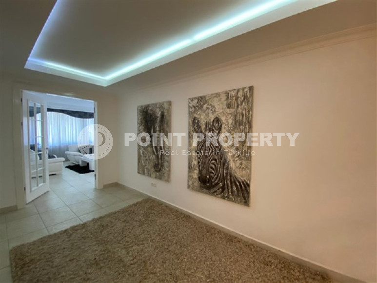 Large five bedroom duplex penthouse, 360m², in a luxury complex in Oba, Alanya-id-1524-photo-3