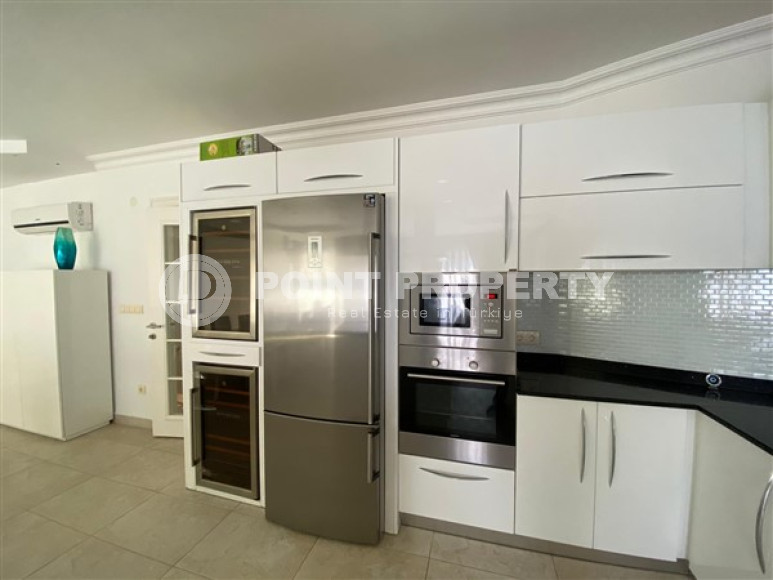 Large five bedroom duplex penthouse, 360m², in a luxury complex in Oba, Alanya-id-1524-photo-6