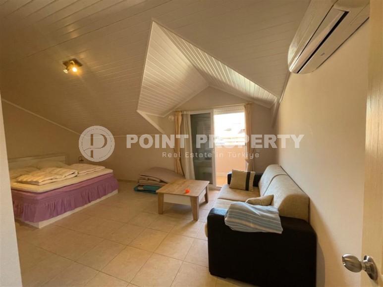 Большая двухуровневая квартира на 4-м этаже с мансардой, в 1200 метрах от моря, в центре района Оба-id-6689-фото-9