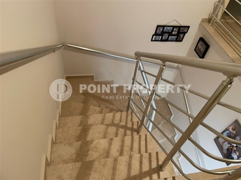 Большая двухуровневая квартира на 4-м этаже с мансардой, в 1200 метрах от моря, в центре района Оба-id-6689-фото-11