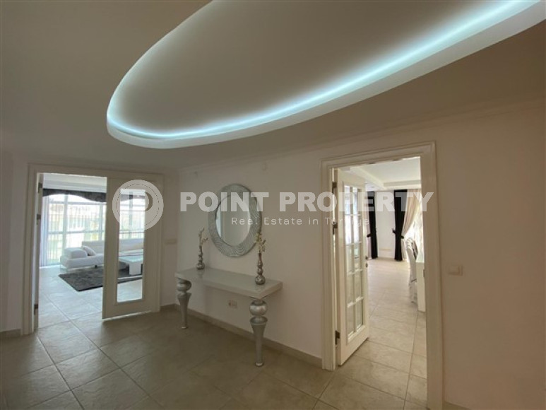 Large five bedroom duplex penthouse, 360m², in a luxury complex in Oba, Alanya-id-1524-photo-10