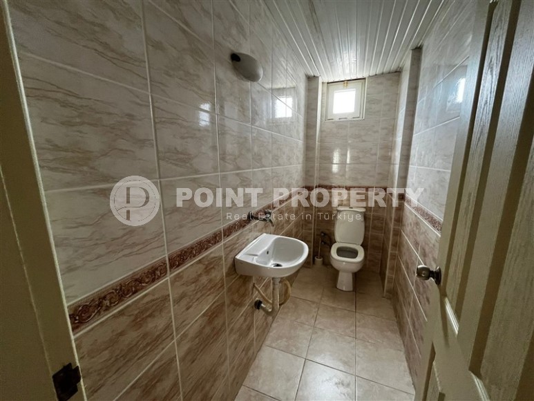 Spacious 3+1 apartment with a total area of 150 m2, on the 2nd floor in a building built in 2003, in the center of Alanya-id-6691-photo-9