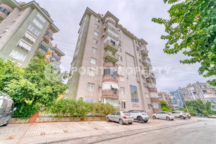 Spacious 3+1 apartment with a total area of 150 m2, on the 2nd floor in a building built in 2003, in the center of Alanya-id-6691-photo-21