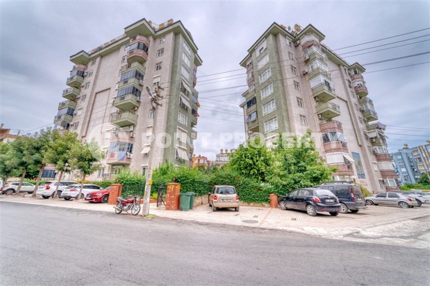 Spacious 3+1 apartment with a total area of 150 m2, on the 2nd floor in a building built in 2003, in the center of Alanya-id-6691-photo-22