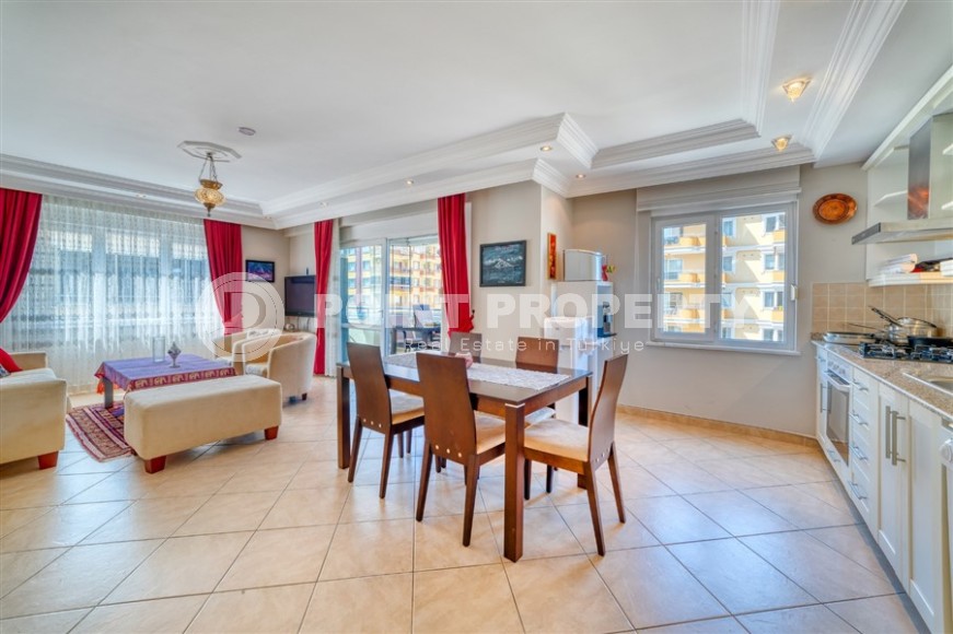 Bright, comfortable apartment with furniture and household appliances, 150 meters from the beach and the promenade-id-6692-photo-1