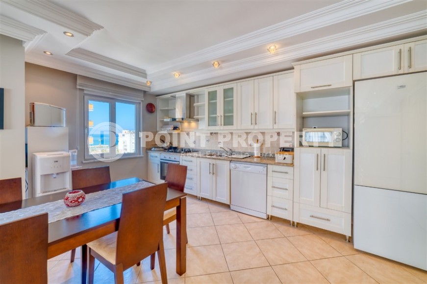 Bright, comfortable apartment with furniture and household appliances, 150 meters from the beach and the promenade-id-6692-photo-3